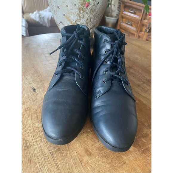 Vintage DaneXX Blue Leather Ankle Boots Size 7N Cuffed at the Ankle - Picture 2 of 8